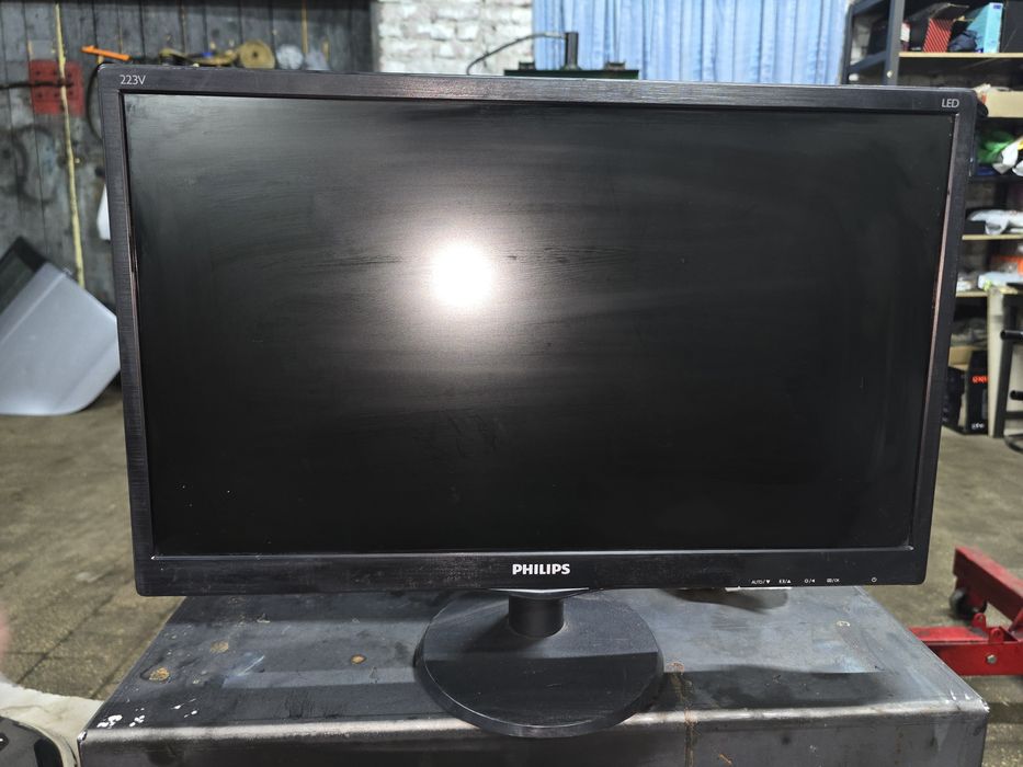 Монітор Philips 223V5L