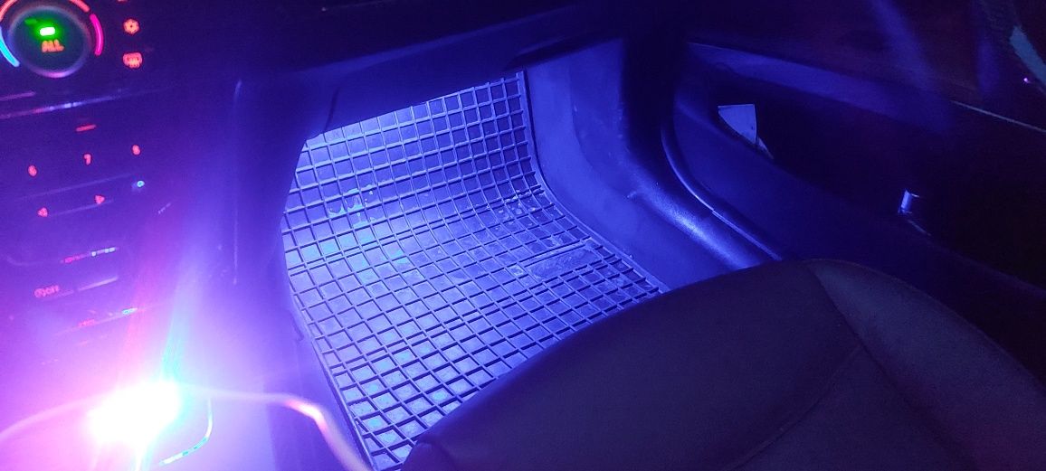 Oswietlenie led kolor ice blue do auta