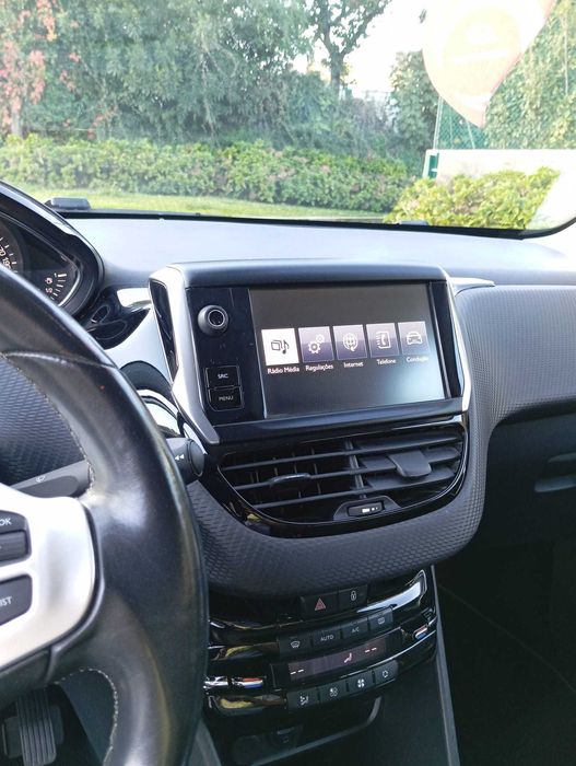 Peugeot 2008 1.2 ALLURE