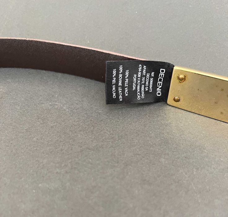 Cinto em pele nude com fecho dourado da Decénio 85 cm