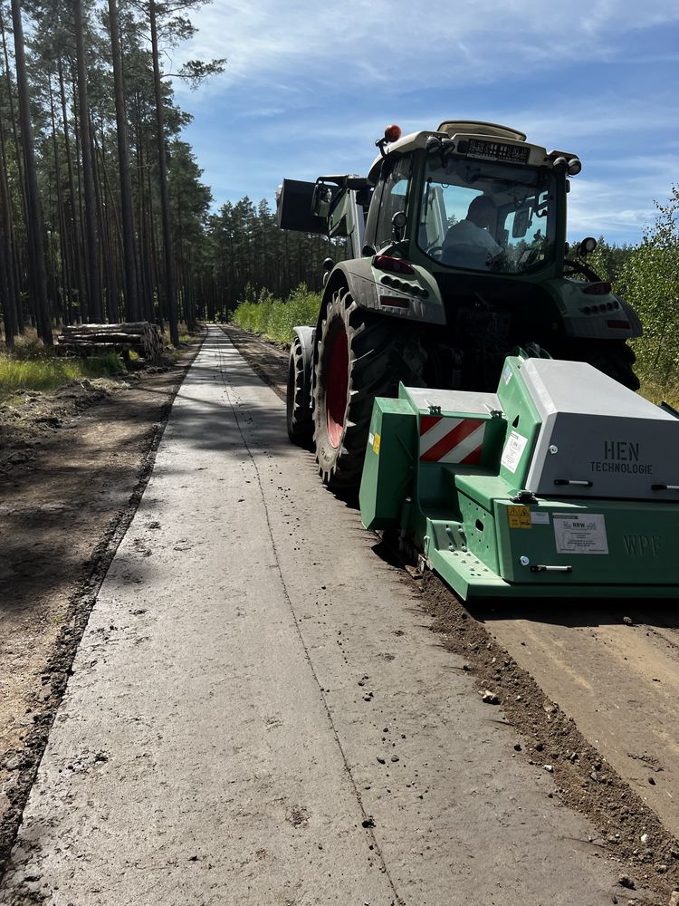 Wynajem maszyn budowlanych - ciągnik + recykler do recyklingu dróg