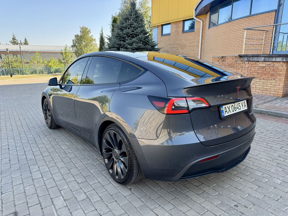 Tesla Y Performence