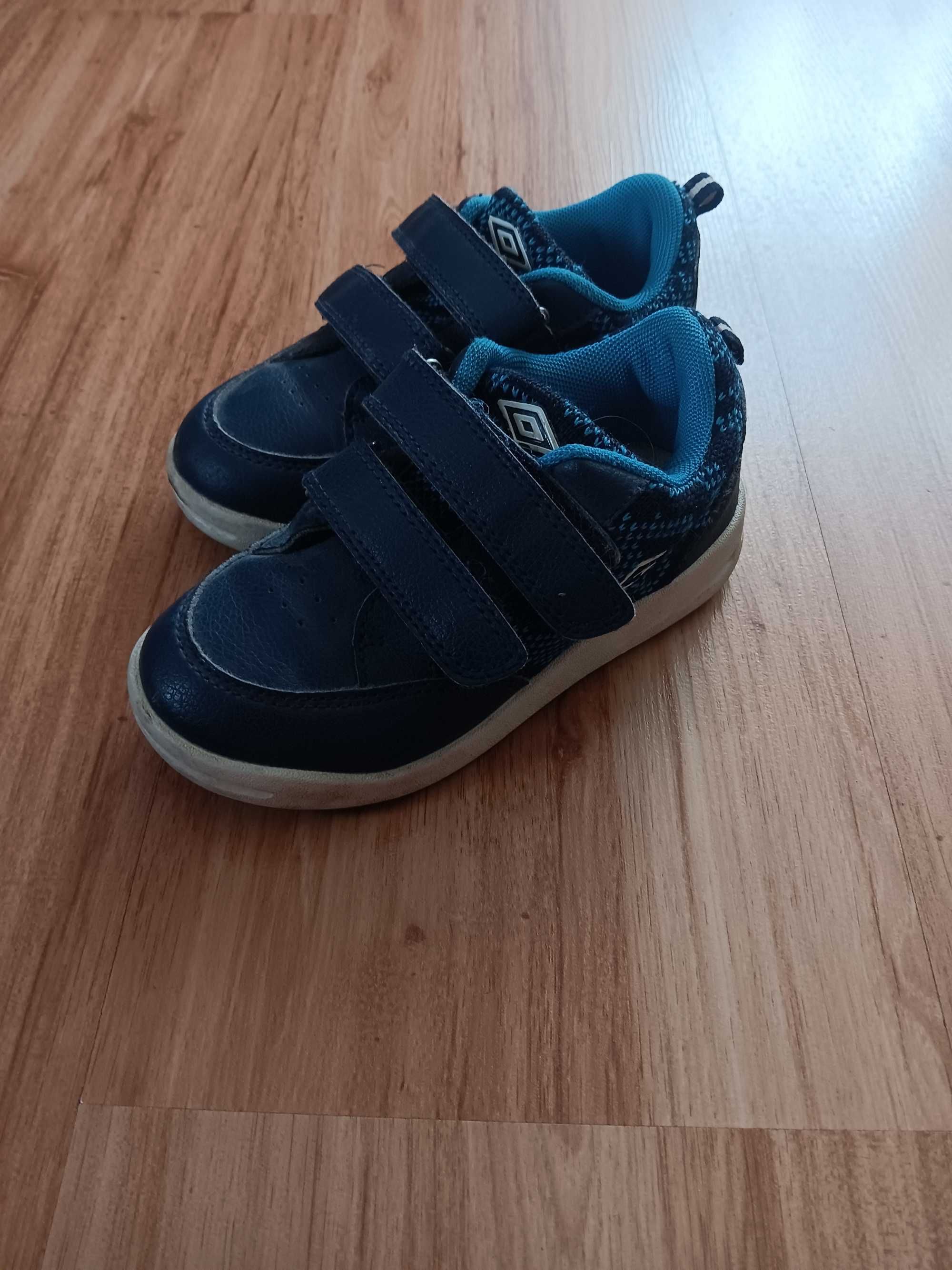 Buty dziecięce Umbro, rozm. 27, wkładka 17,2 cm