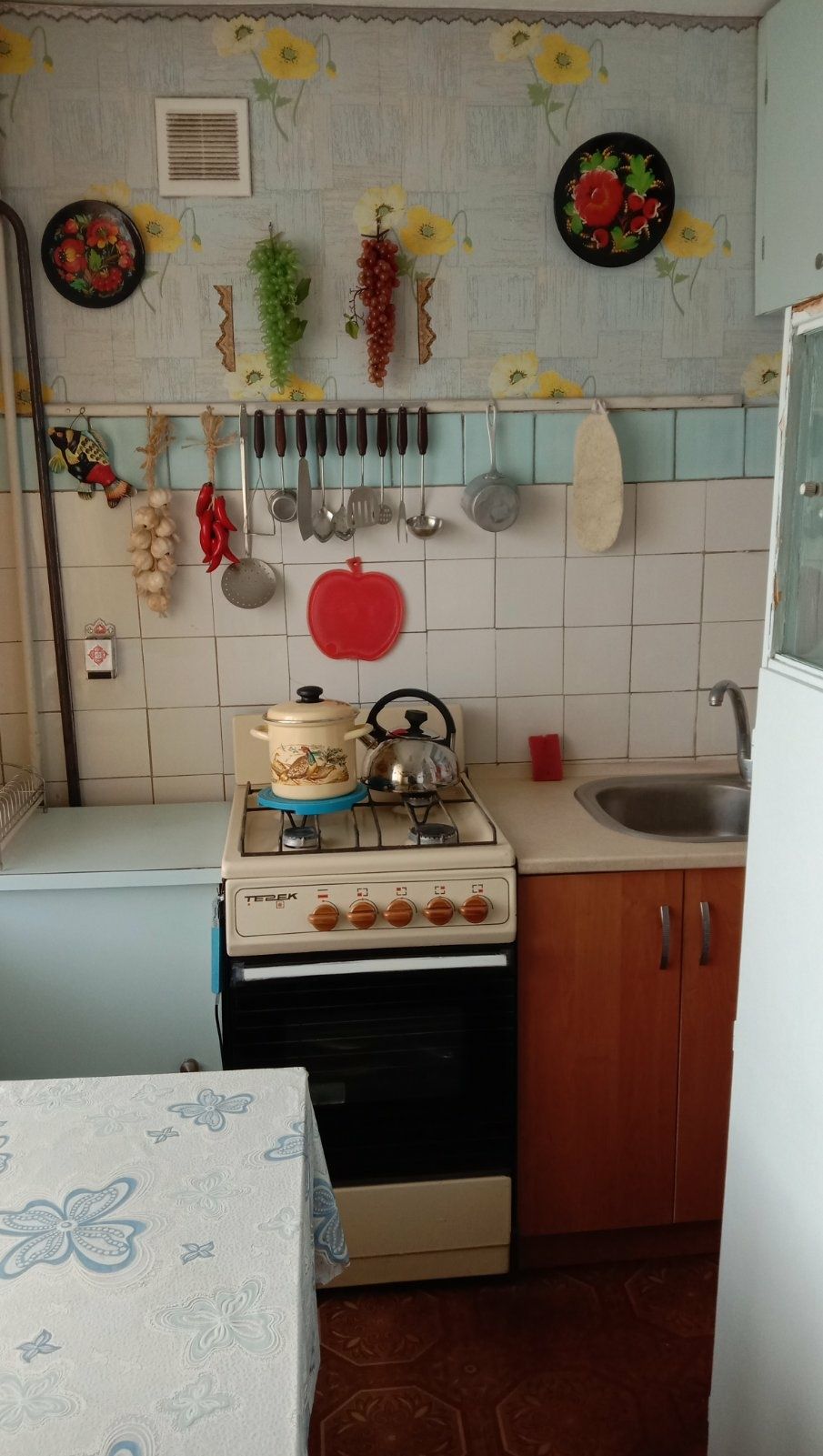 Здам 2х кімнатну квартиру в центрі міста.