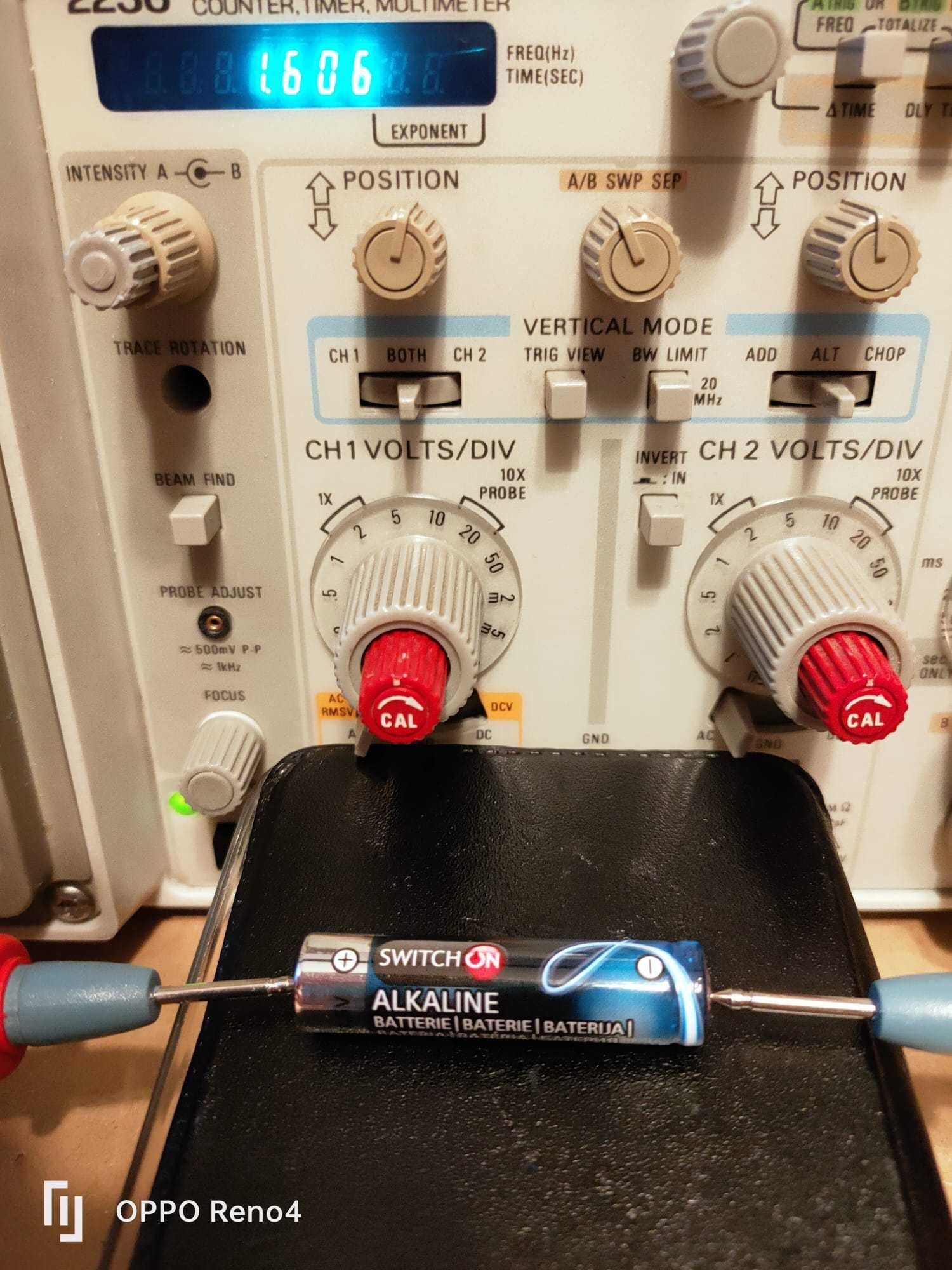 Oscyloskop Tektronix 2236 2×100 MHz, multimetr, częstościomierz.