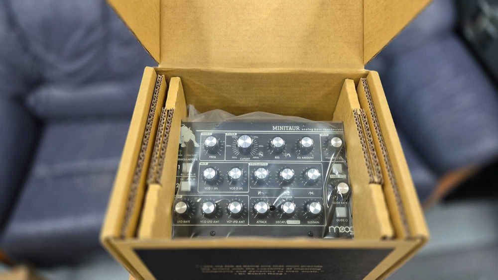 MOOG MINITAUR Синтезатор аналоговий