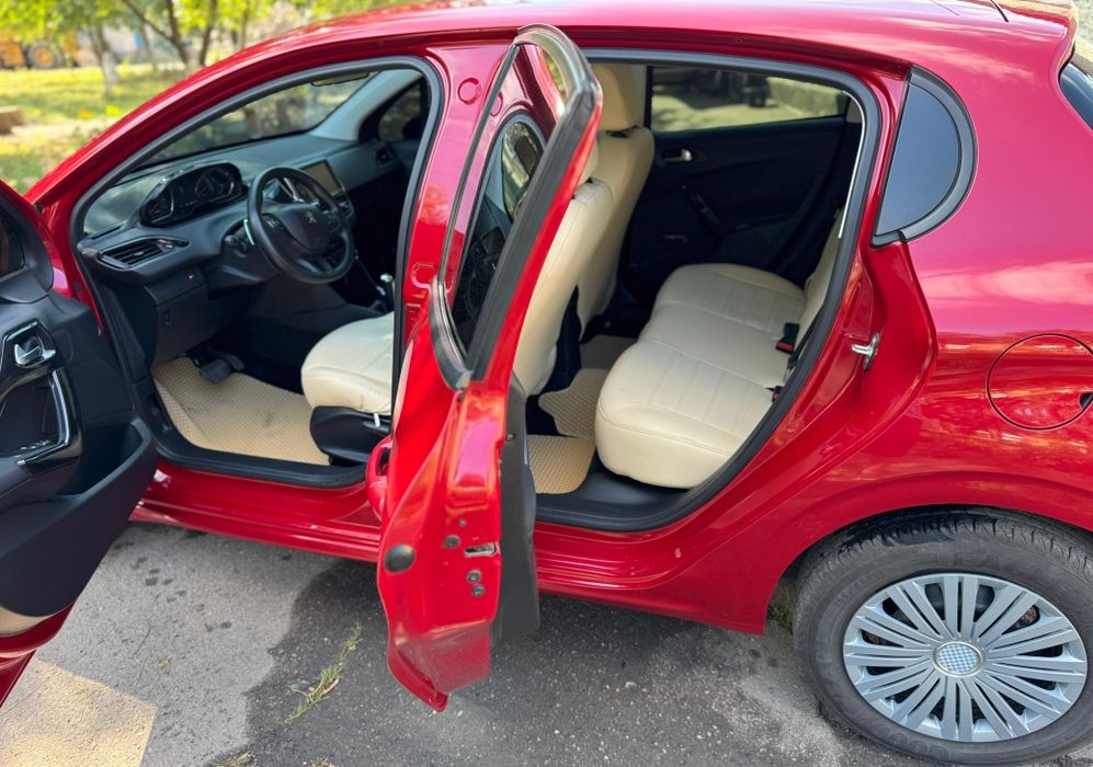 Продам Peugeot 208 2014р