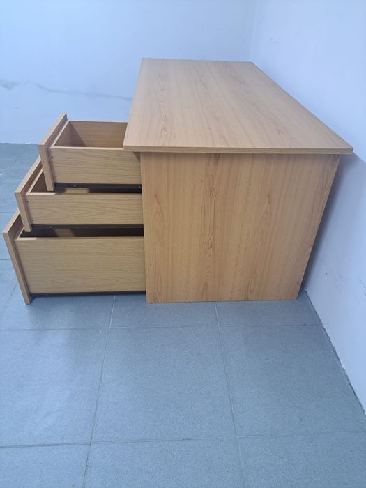 Secretaria Melamina de carvalho muito forte