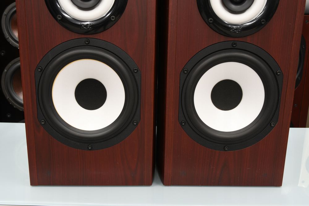 kolumny podstawkowe głośniki Monitory stereo Cabasse Minorca MC40