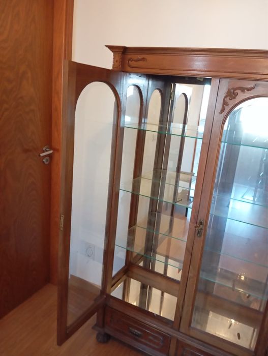 Movel vitrine cristaleira tamanho médio