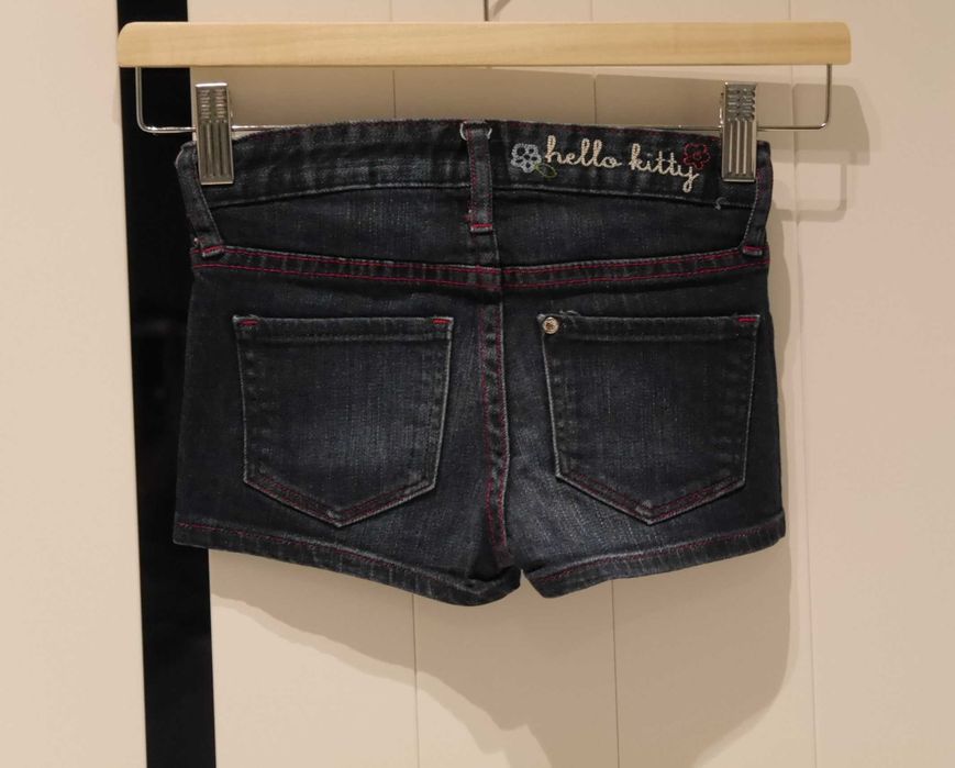 H&M Hello Kitty spodenki 110 116