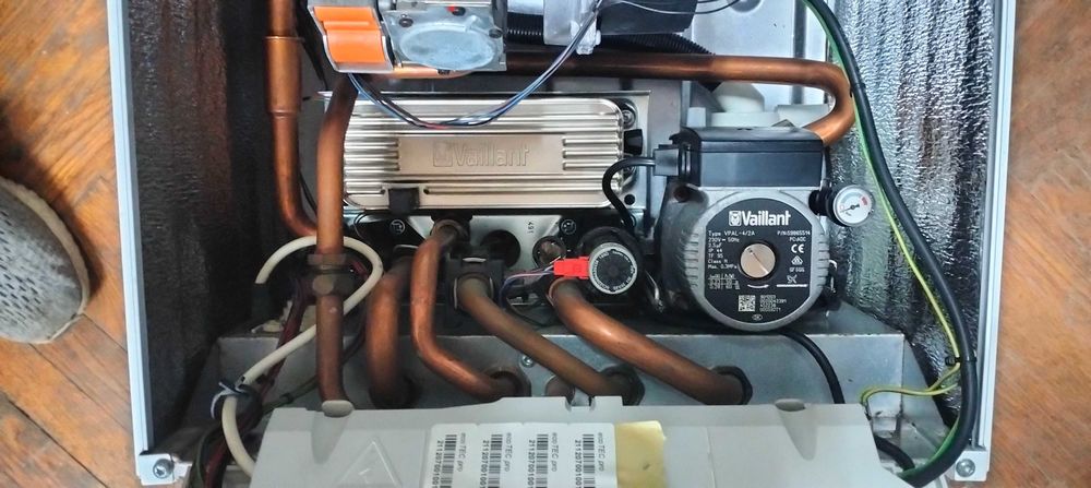 Газовый котёл турбо-конденсационный Vaillant T9 24 kWt  б/у
