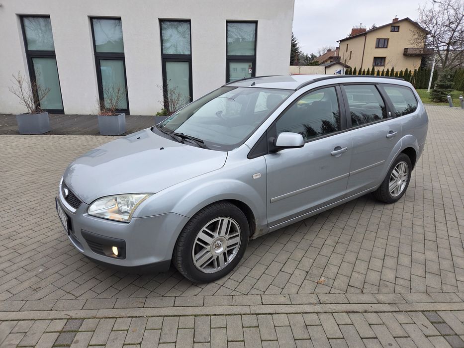 Ford Focus II Ghia 1.6 benzyna