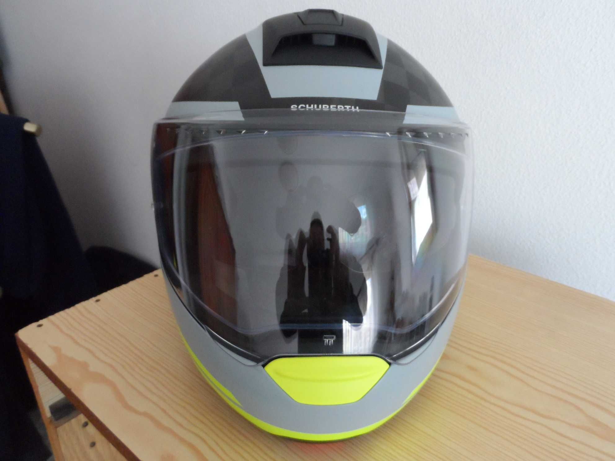 Capacete Schuberth C4 Pro Carbon Tempest Yellow Novo