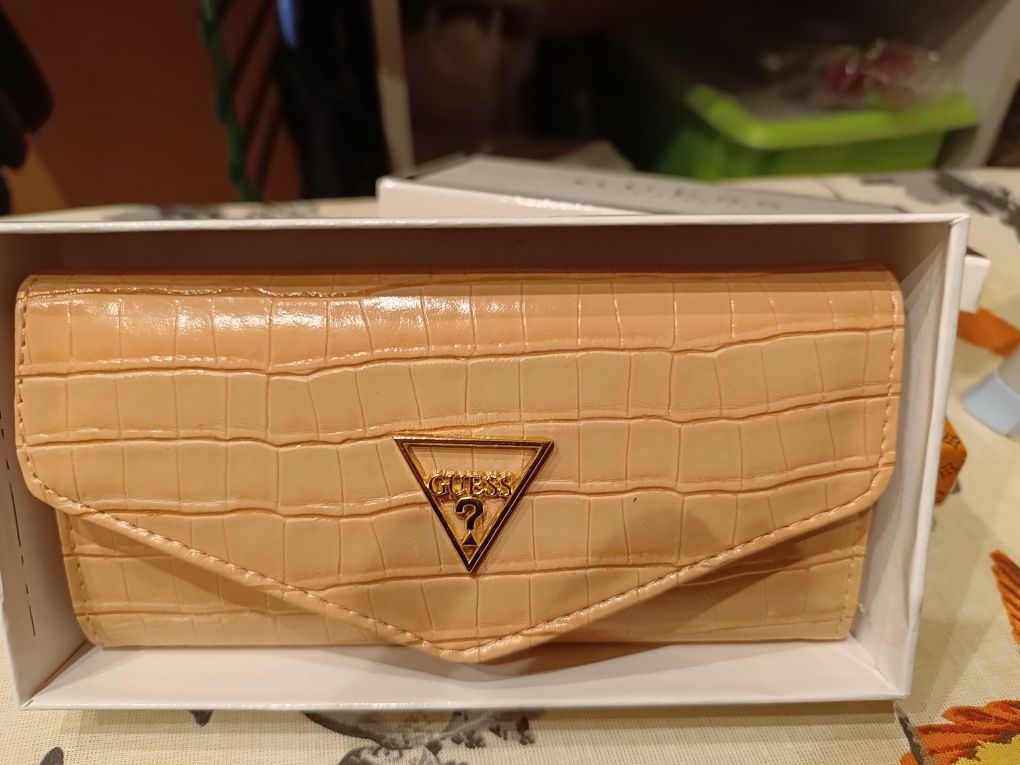 Portfel damski GUESS