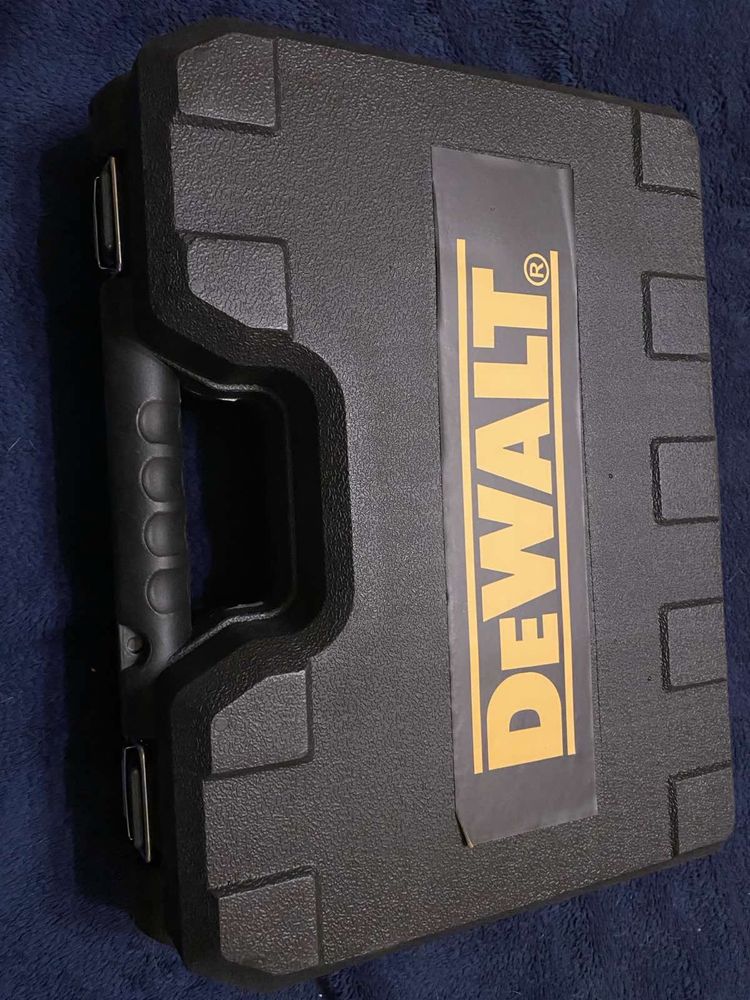 Перфоратор DeWALT D25143K (900 Bт, 3,2Дж)