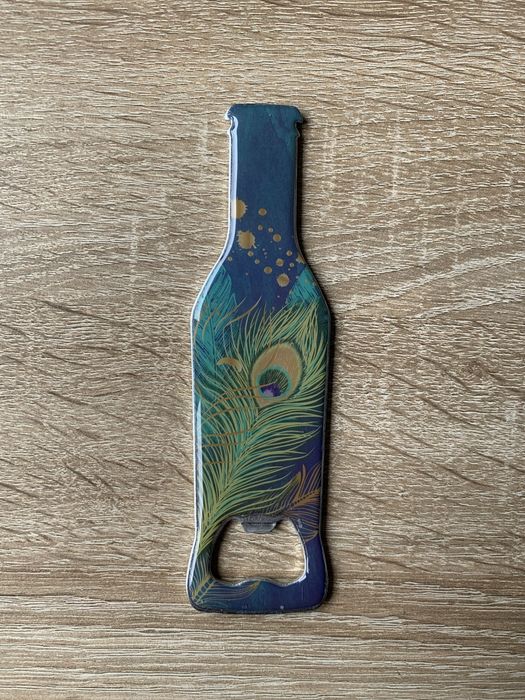 Magnes na lodówkę otwieracz