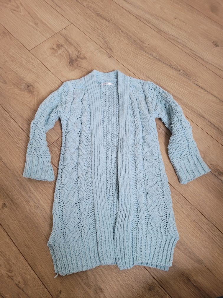 Sweterek mietowy 104