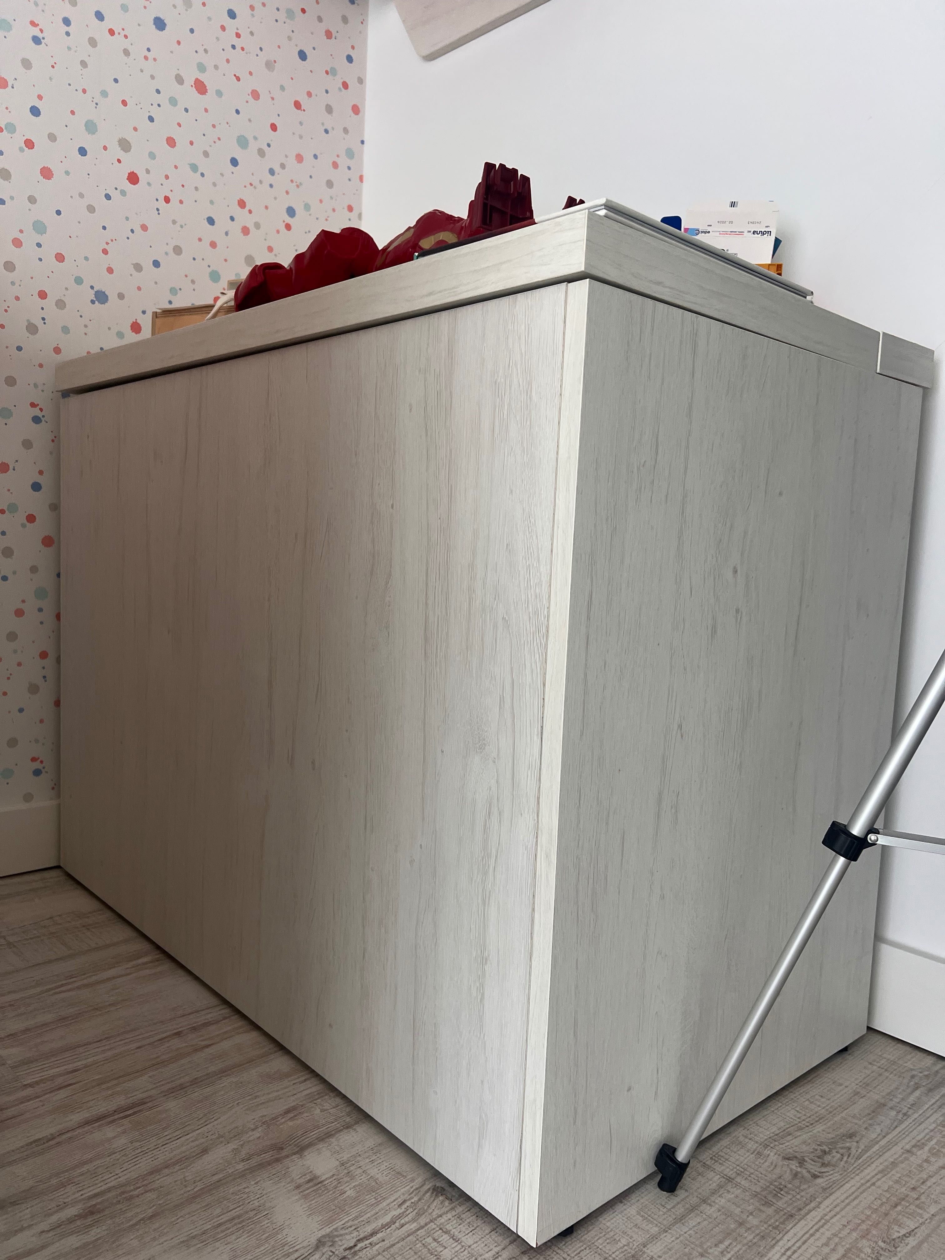 Quarto criança completo (cama dupla, espelho, 2 prateleiras, arca)