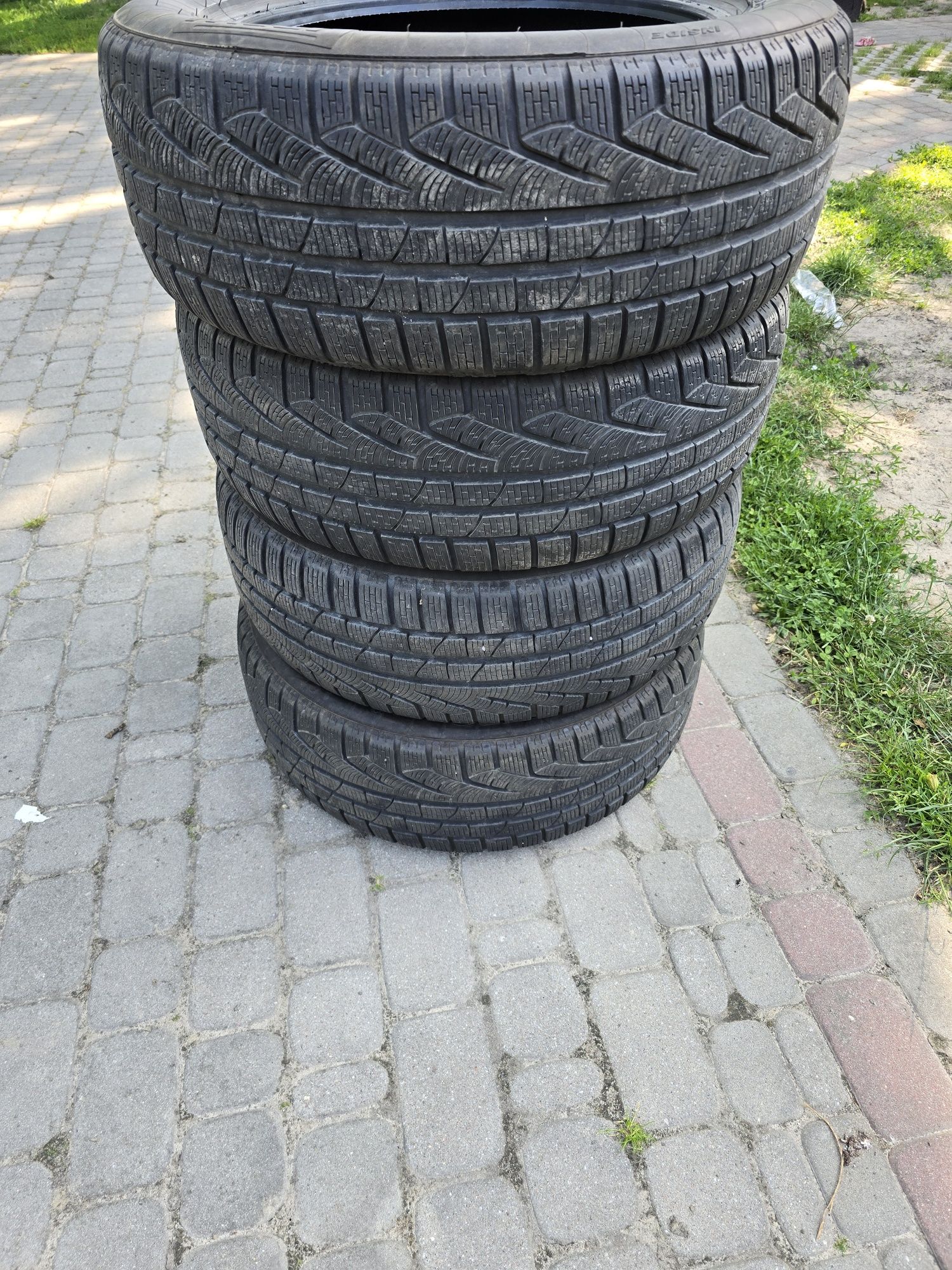 Opony zimowe Pirelli