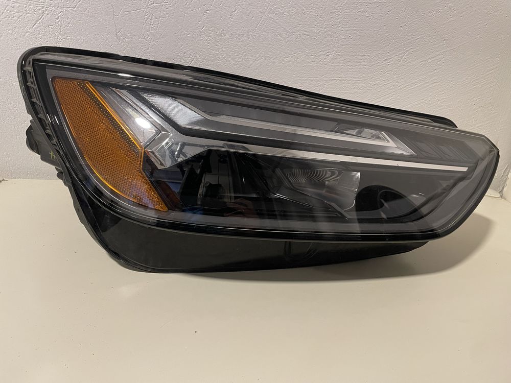 Lampa audi q5 80 a lift przód kompletna prawa