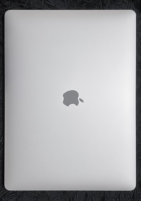 Apple MacBook Pro 15 i9 32gb DDR4 512gb SSD Stan bardzo dobry