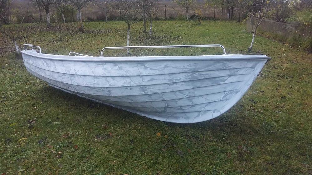 Łódź łódka wiosłowa wędkarska LJ 420