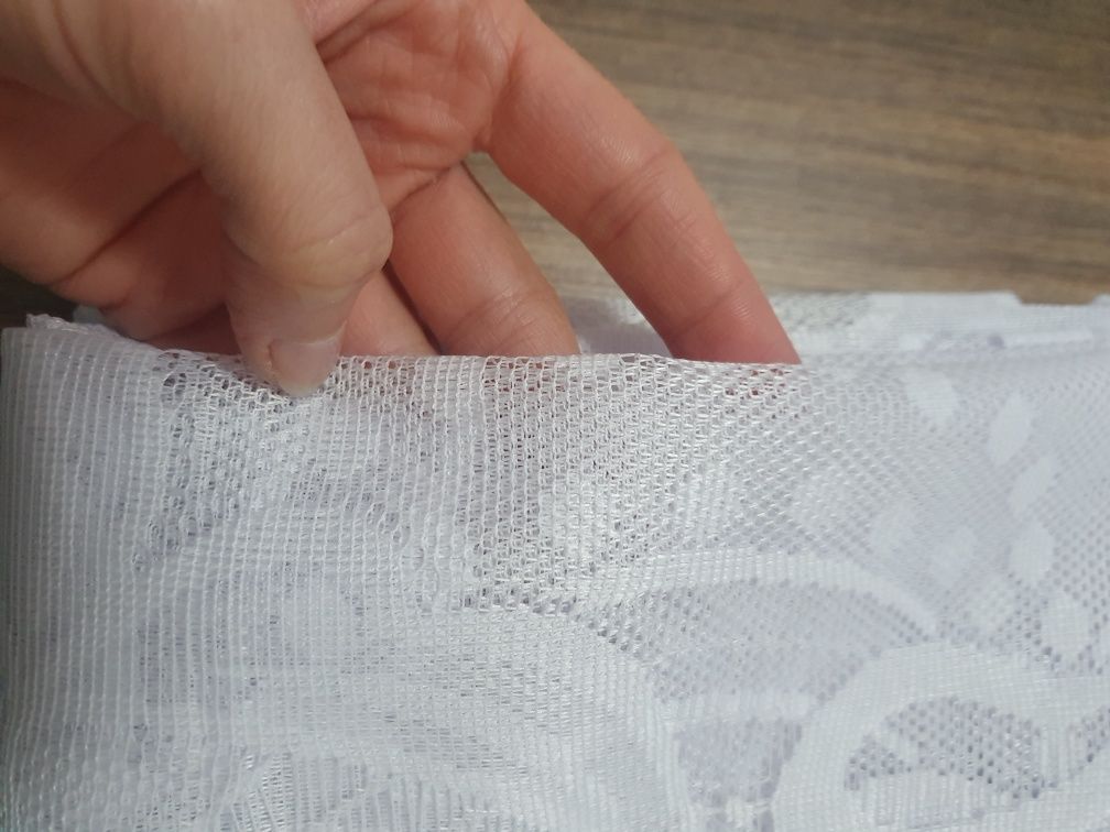 Biała firana żakardowa na przelotki 120x220