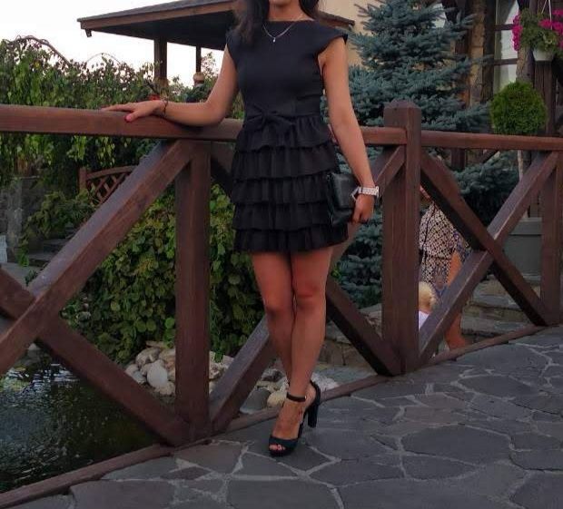 Чёрное нарядное платье