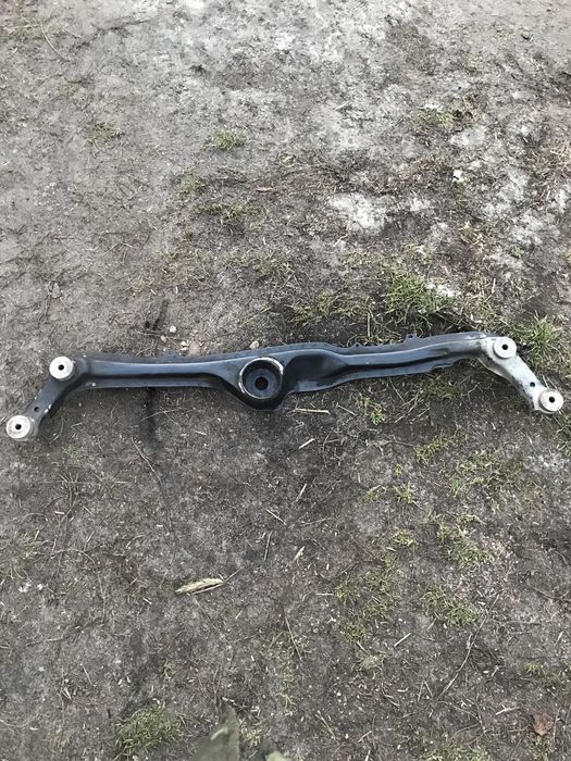 Балка радіатора гольф3. Передня балка гольф 3