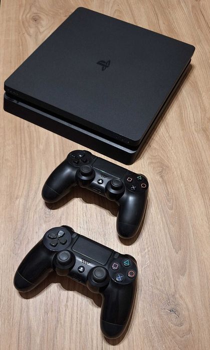 Sprzedam PS4 slim 1TB, 2 pady + gry