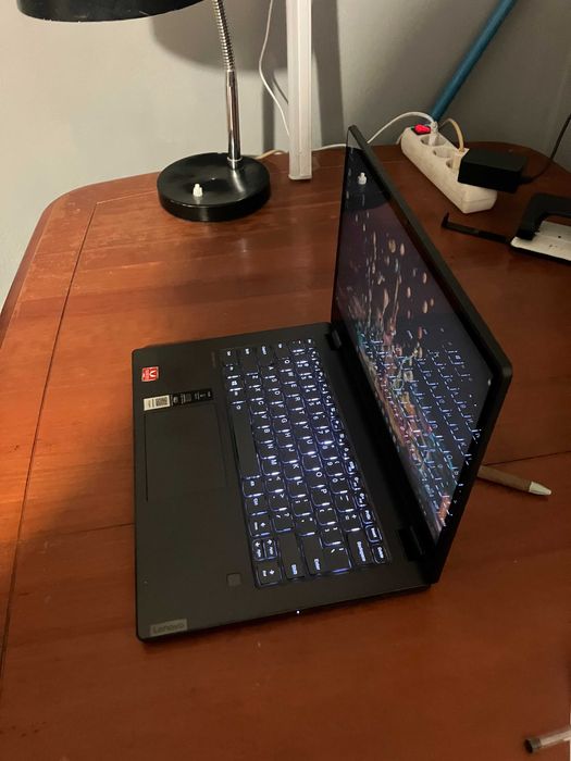 Lenovo (Ryzen 3 3200U, 16GB RAM, SSD 256GB) 14" FHD Touch
