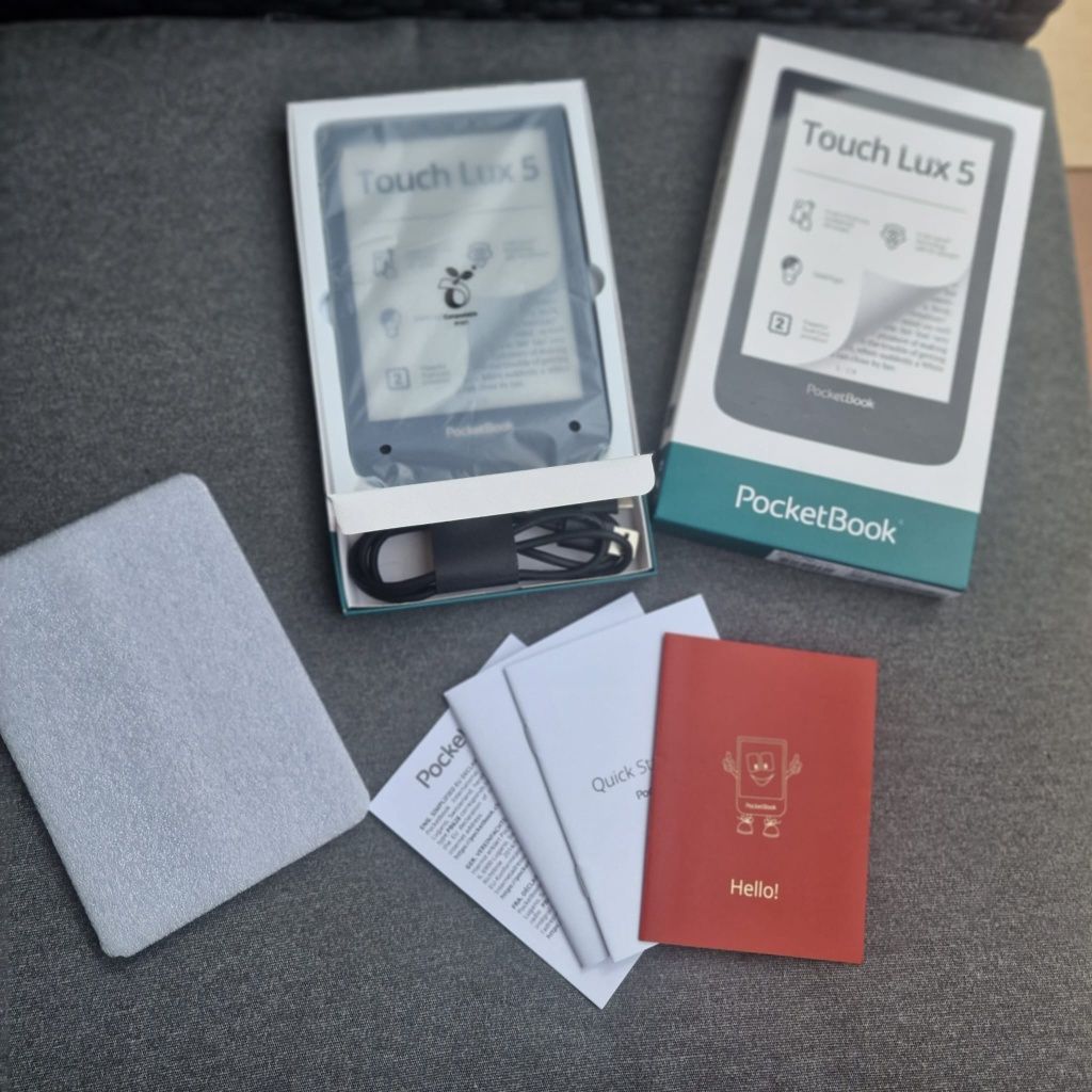 Czytnik e-booków Pocketbook touch lux 5 + etui