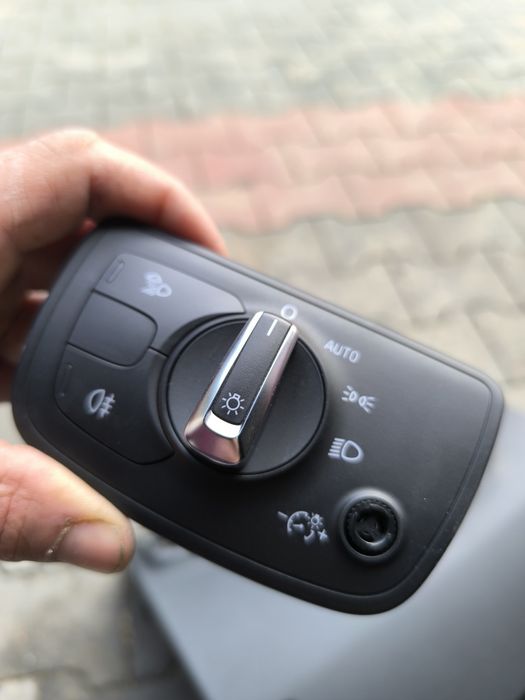 Włącznik, przełącznik, pokrętło świateł a6c7