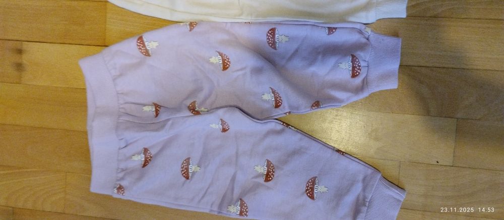 Nowe 4 pary spodni dresowych r. 80