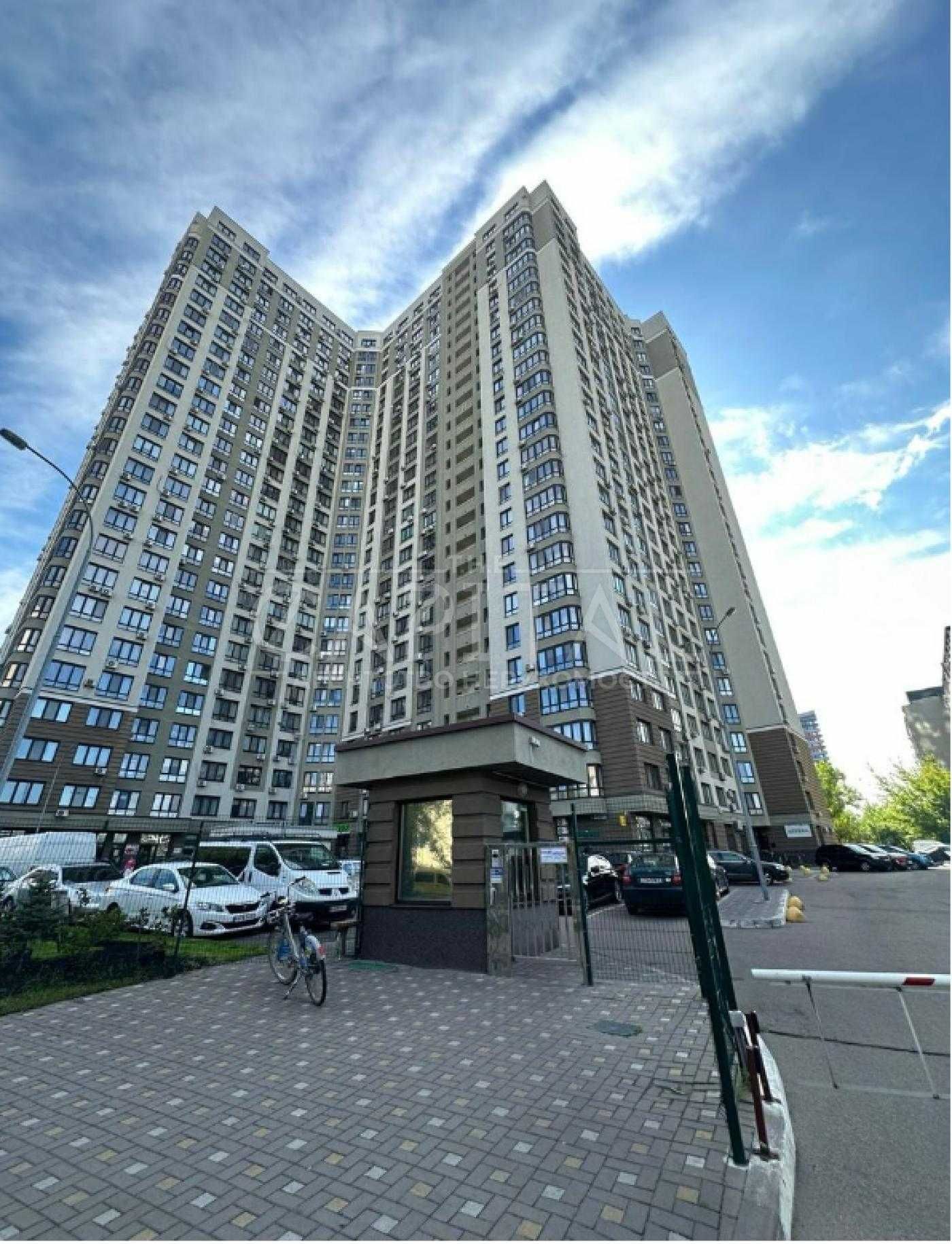 Продаж ФАСАДНЕ приміщення 100 м2 біля метро, Дарницький район