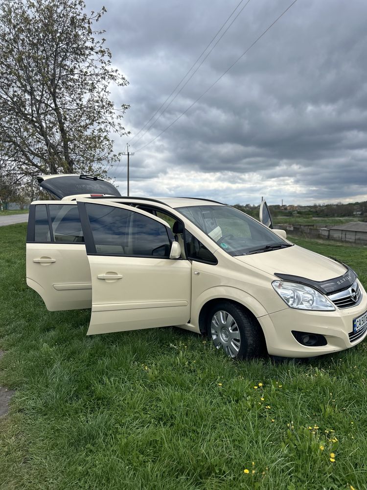 Opel Zafira B 2012