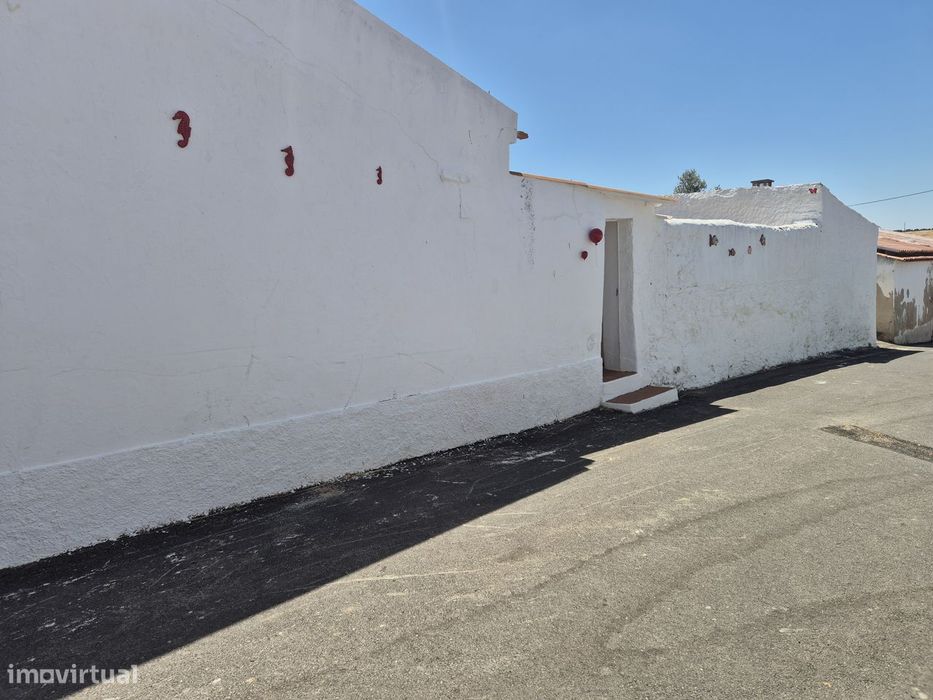 Moradia terrea com logradouro em Conceição-Ourique