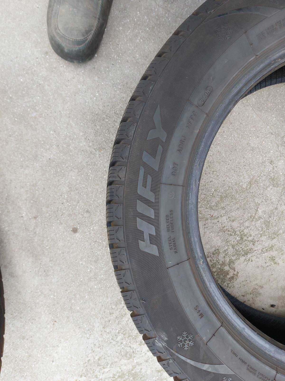 Комплект з 4 зимових шин 235/60 R18 "HIFLY"