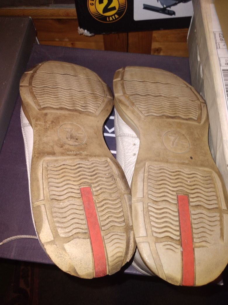 Sprzedam męskie  oryginalne buty Prada