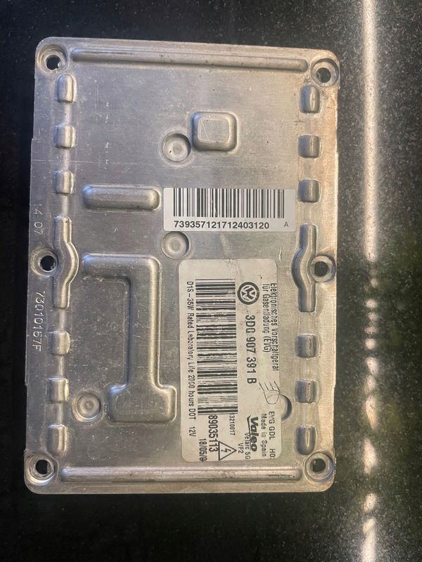 Przetwornica Xenon Volkswagen Passat B6/3db Valeo