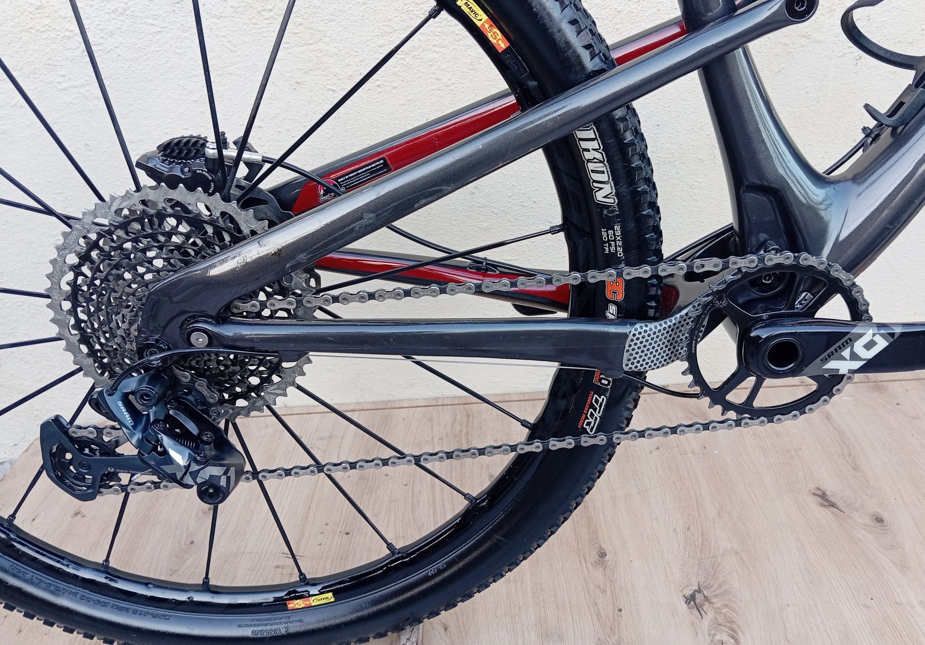JF-Bikes Rocky Mountain M carbono 12v X0/X01 suspensão total
