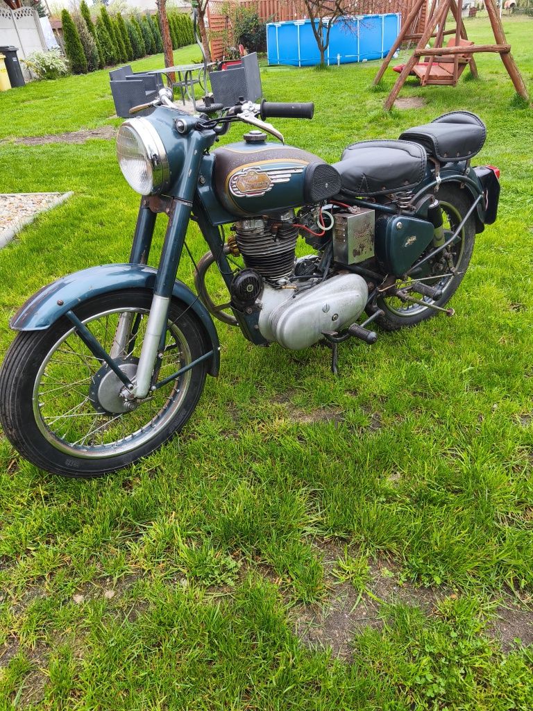 Royal enfield zabytkowy