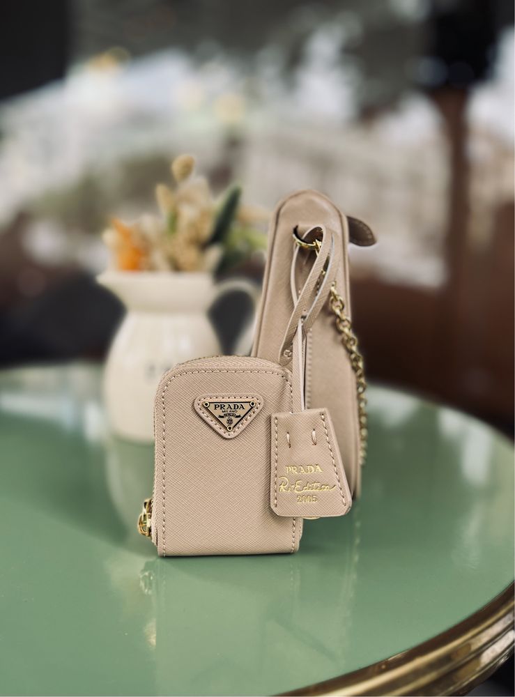 Prada Re-Edition 2005 оригинал