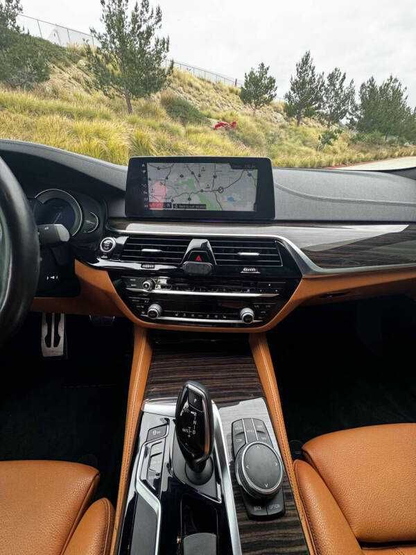 2018 BMW 5 Series 530i