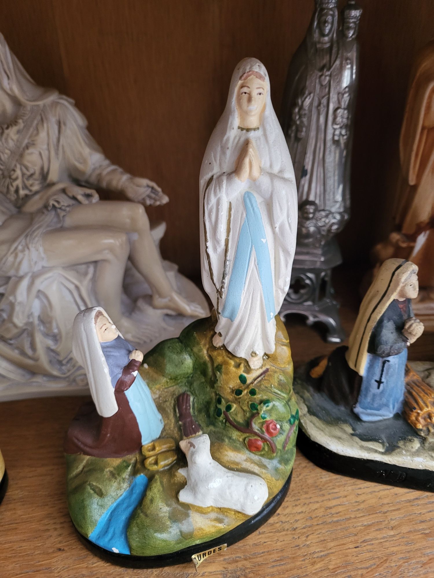 Gipsowa figurka Maryja grota Matka Boża Lourdes