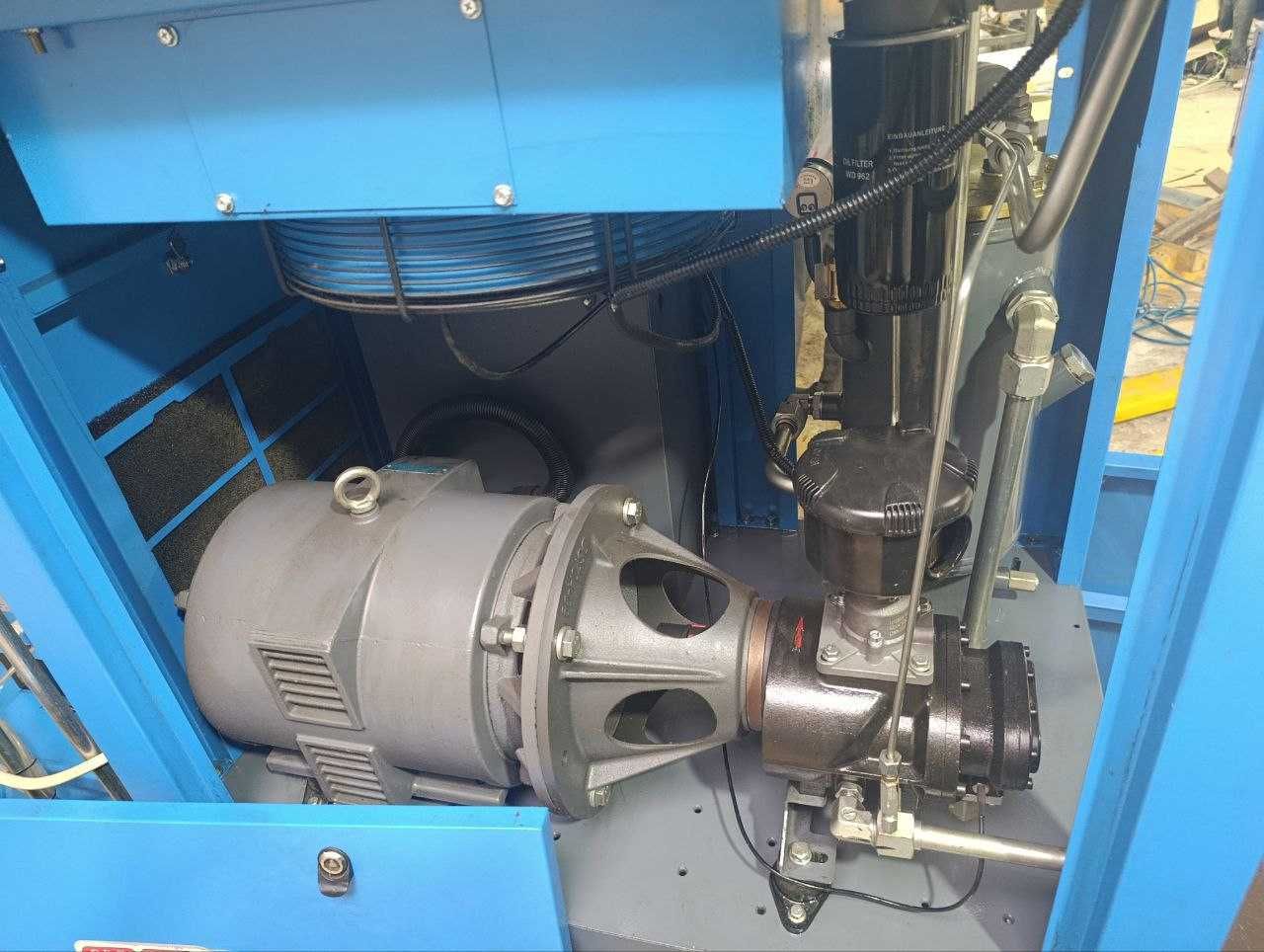 Sprężarka śrubowa, osuszać 15 Bar(1,58Mpa),15 KW. 1,3m3/min.2022r.161H