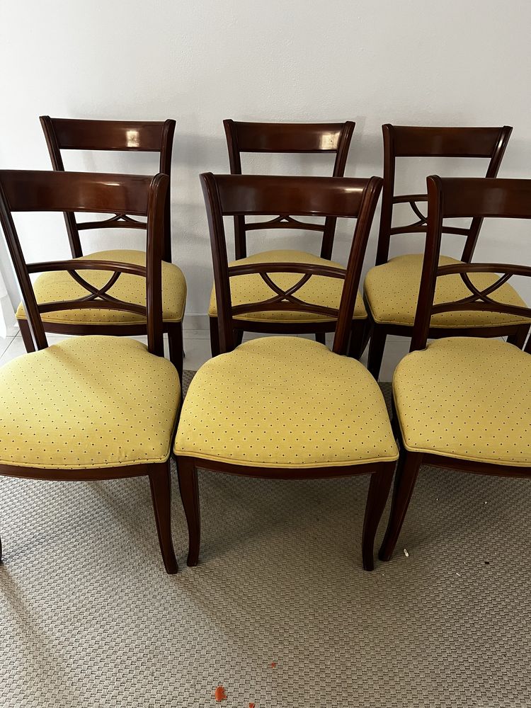 Conjunto Mesa extensivel + 6 cadeiras em madeira