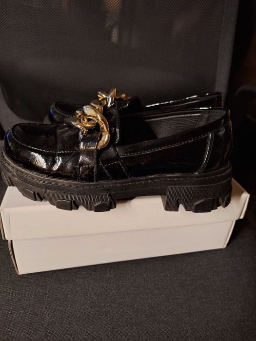 Buty damskie 39 lakierowane
