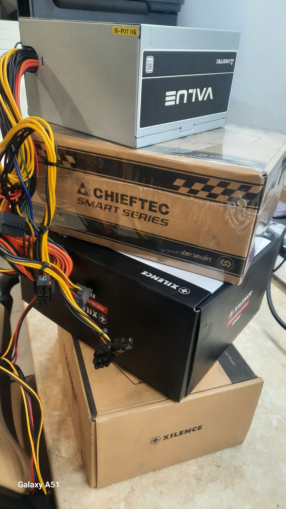 Блок живлення Chieftec 400W   xilence 400W